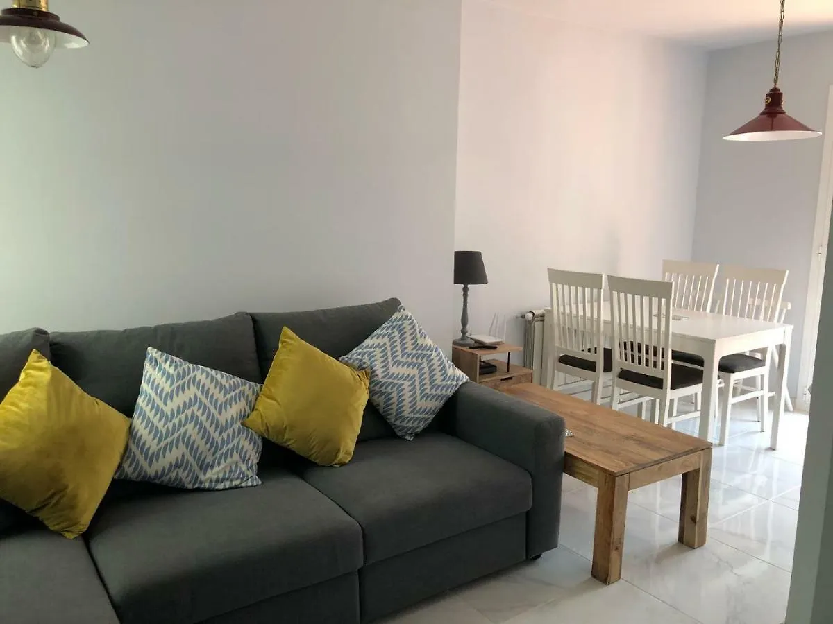 2 Bedroom Apartment In The Old Town, Close To The Beach L' Escala