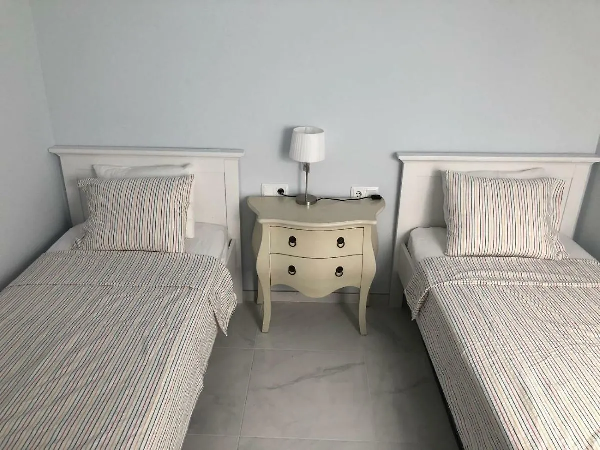2 Bedroom Apartment In The Old Town, Close To The Beach L' Escala